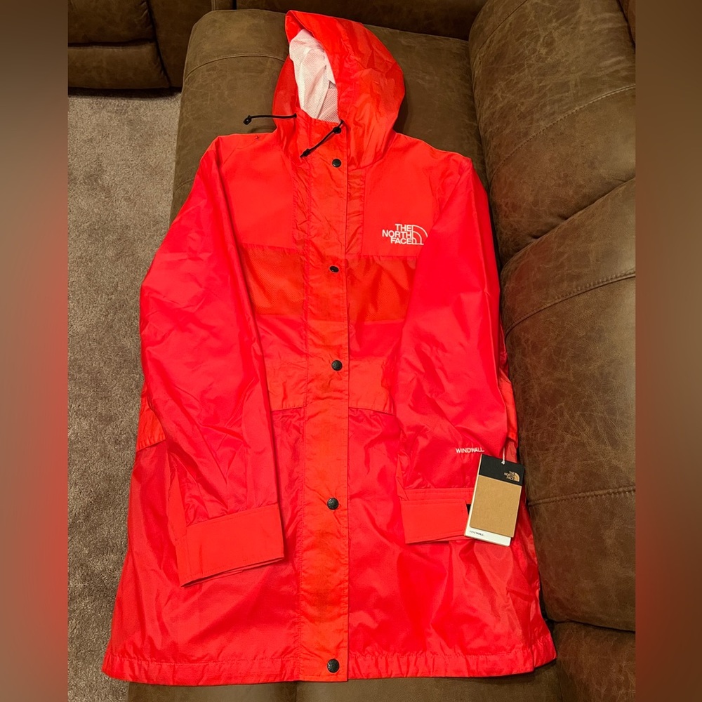 NWT The North Face Windbreaker.
